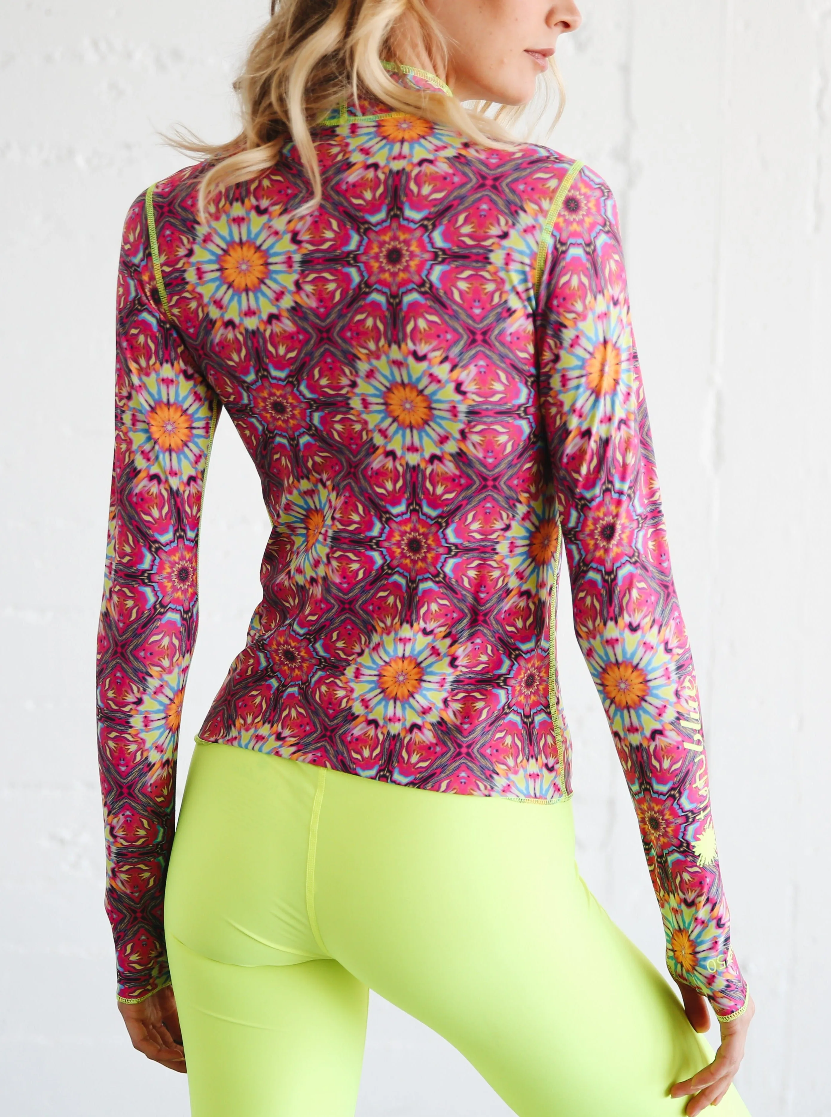 WOMEN'S PULLOVER RASH GUARD - KALEIDOSCOPE